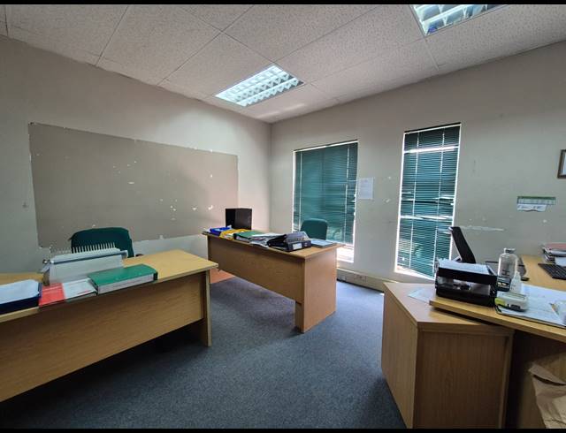 1,505M² BUSINESS TO LET IN VAALPARK